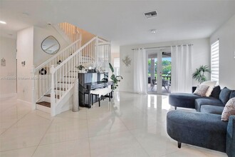 4703 SW 176th Terrace in Miramar, FL - Foto de edificio - Building Photo