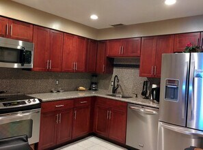 382 Ocean Ave in Revere, MA - Building Photo - Building Photo