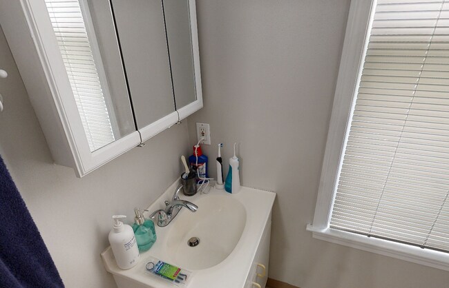 13 Pleasant St, Unit 1 in Cambridge, MA - Building Photo - Building Photo