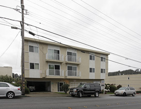 Edgeview Terrace Apartments in Daly City, CA - Building Photo - Building Photo