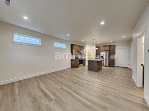 7029 S 11th St, Unit 5 in Ridgefield, WA - Foto de edificio - Building Photo