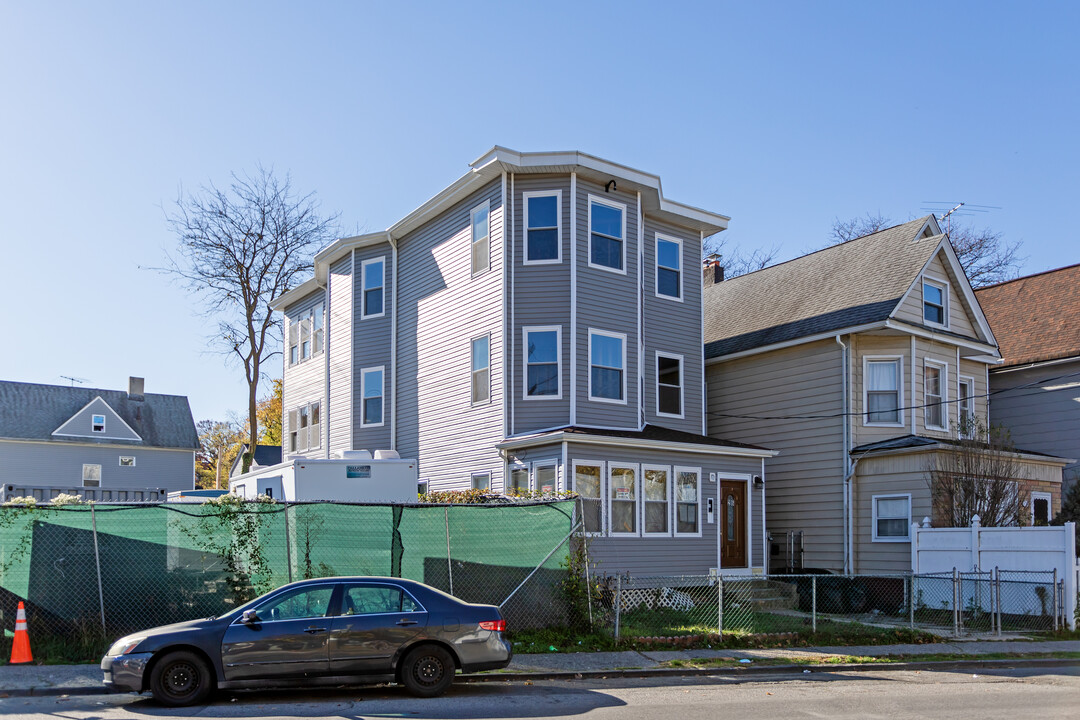 26 Radford St in Yonkers, NY - Foto de edificio