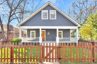 1050 Tilden St NW, Unit A in Atlanta, GA - Building Photo