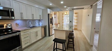 917 NE 16th Ave, Unit 6 in Fort Lauderdale, FL - Building Photo - Building Photo
