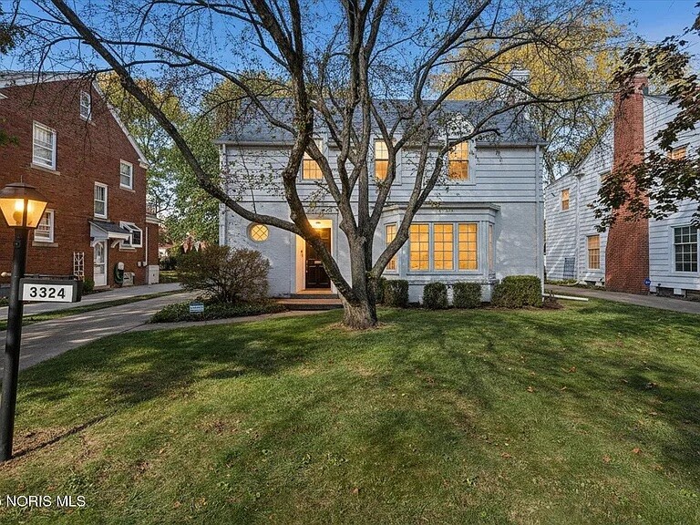 3324 Pelham Rd in Toledo, OH - Foto de edificio