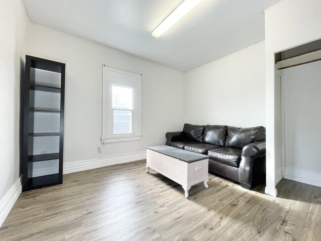 149 Burgar St in Welland, ON - Building Photo - Building Photo