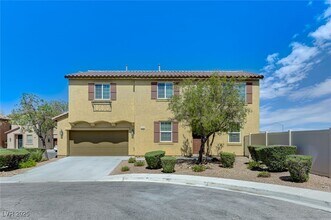 2424 Briggsdale Avenue in North Las Vegas, NV - Building Photo - Building Photo