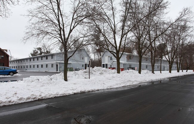 Galloway Creek in Menomonie, WI - Foto de edificio - Building Photo