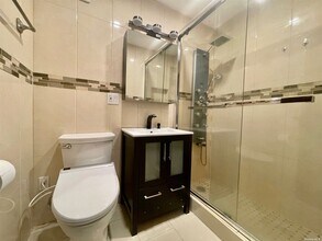 83-36 Beverly Rd-Unit -5G in Queens, NY - Foto de edificio - Building Photo