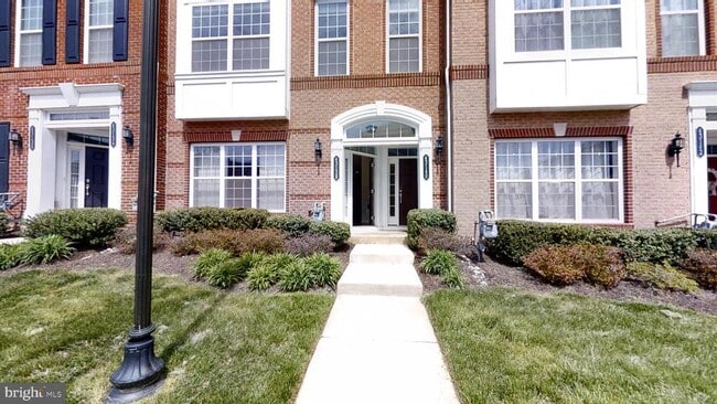 property at 43138 Thoroughfare Gap Terrace