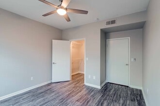 Wild Oak Apartments in Kansas City, MO - Foto de edificio - Building Photo