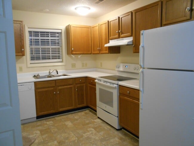 594 Hammock Ave in Murrells Inlet, SC - Foto de edificio - Building Photo