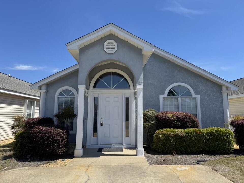 11723 Seashore Ln in Panama City Beach, FL - Building Photo