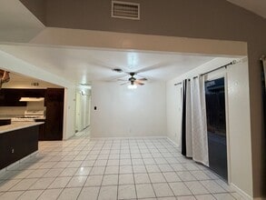2617 Auburn Ct in Bakersfield, CA - Building Photo - Building Photo