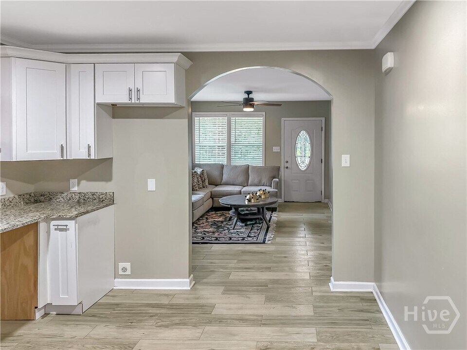 1012 W 52nd St in Savannah, GA - Building Photo