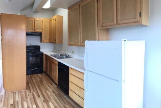 237 Lighthouse Ave in Monterey, CA - Building Photo - Building Photo