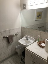 683-685 N Milwaukee Ave in Chicago, IL - Building Photo - Interior Photo