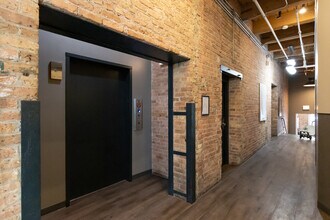 Westgate Center in Chicago, IL - Foto de edificio - Lobby