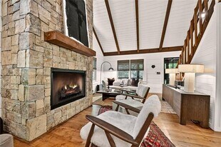 545 Chestnut Ridge Cir in Blue Ridge, GA - Building Photo