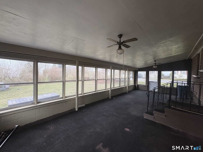 16 Raymond Rd in Woodbridge, CT - Building Photo - Building Photo