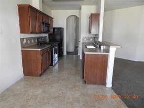 2710 Empire Oaks Lane in Katy, TX - Foto de edificio - Building Photo