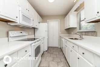 632 Blake Moore Dr in La Vergne, TN - Foto de edificio - Building Photo