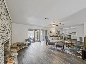 2326 Hartford Rd in Austin, TX - Building Photo - Building Photo
