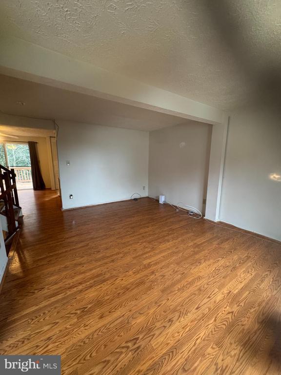 property at 3621 Seaford Ct