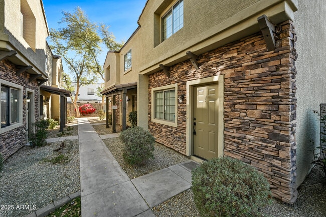 property at 2249 W Morten Ave