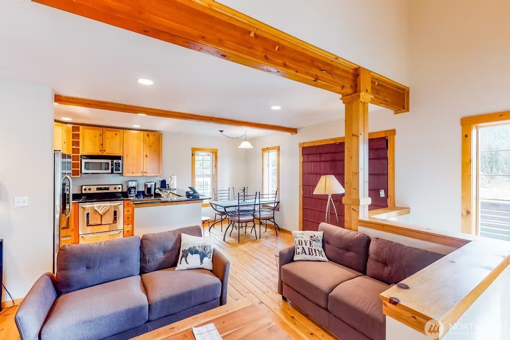 250 Olson Dr in Snoqualmie Pass, WA - Building Photo