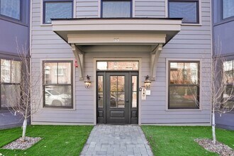 33 Leyden St in Boston, MA - Building Photo - Building Photo