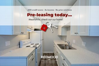 Lincoln Courtyards at 531 Glendora Avenue in Stockton, CA - Building Photo - Interior Photo