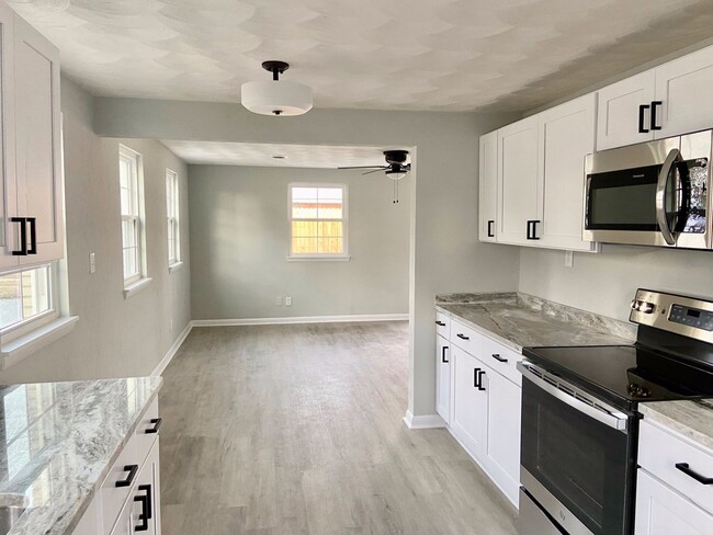 property at 9424-9424 Peachtree St