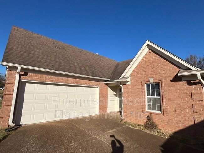 1330 Siskin Dr in Cordova, TN - Building Photo - Building Photo