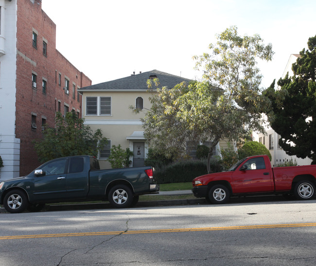 2045-2049 N Vermont Ave in Los Angeles, CA - Building Photo - Building Photo