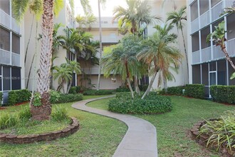 21121 SW 85th Ave in Cutler Bay, FL - Building Photo - Building Photo