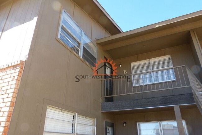 property at 1220 W Manana Blvd