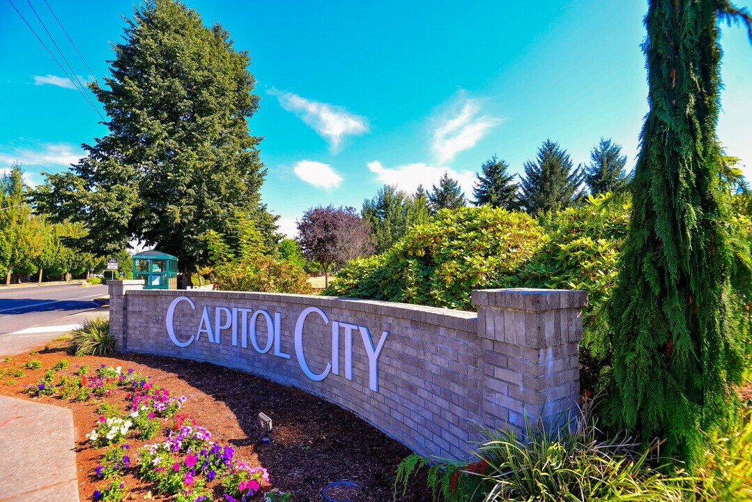 Capitol City Apartments in Lacey, WA - Building Photo