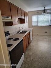 4225 Norbourne Blvd in Louisville, KY - Building Photo - Building Photo