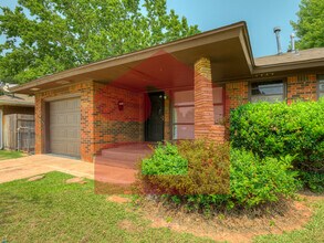 10504 Ridgeview Dr in The Village, OK - Building Photo - Building Photo