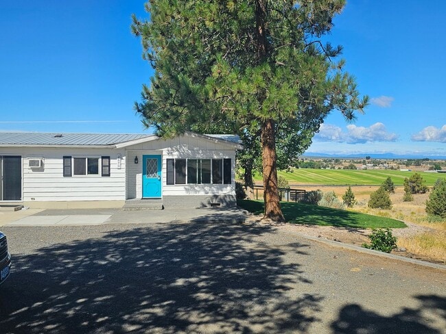 property at 2670 SW Aaron St