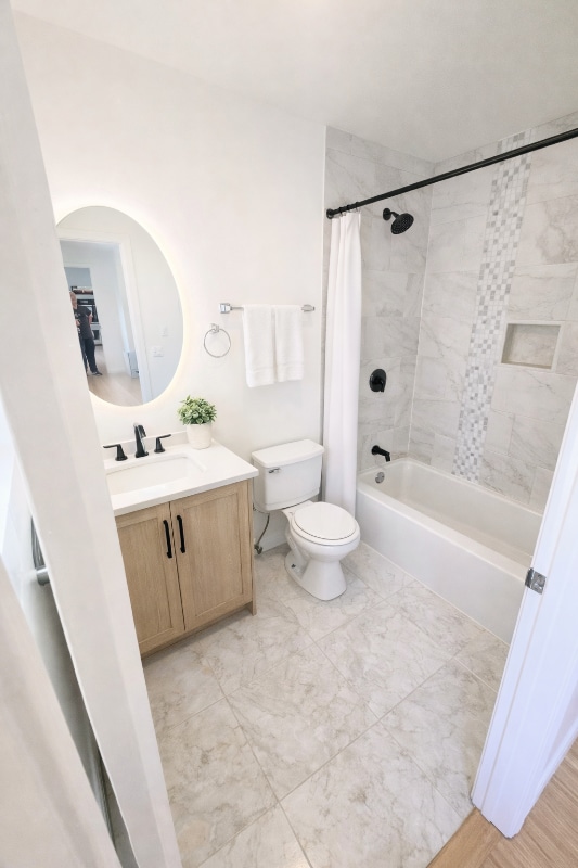 843 S Ardmore Ave, Unit 303 in Los Angeles, CA - Building Photo - Building Photo