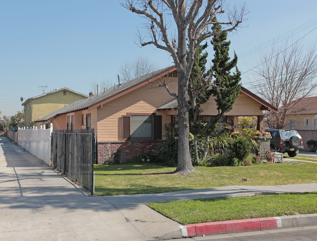 10610-10614 Eucalyptus Ave in Bellflower, CA - Building Photo - Building Photo