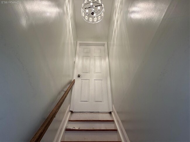 15 Mida Ct, Unit 2A in West Babylon, NY - Building Photo - Building Photo