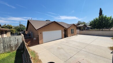 705 S Brown St in Bakersfield, CA - Building Photo - Building Photo