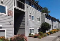 Steele Manor Apartments in Tacoma, WA - Building Photo - Building Photo