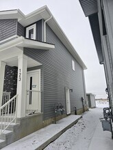 132 Mitchell Bnd in Leduc, AB - Building Photo - Building Photo