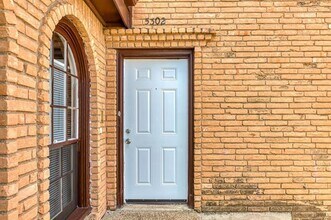 5302 Wonder Dr in Fort Worth, TX - Building Photo - Building Photo