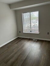 8747 Brae Brooke Dr in Lanham, MD - Foto de edificio - Building Photo