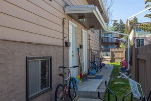 3 Sorrel Pl SW in Calgary, AB - Building Photo